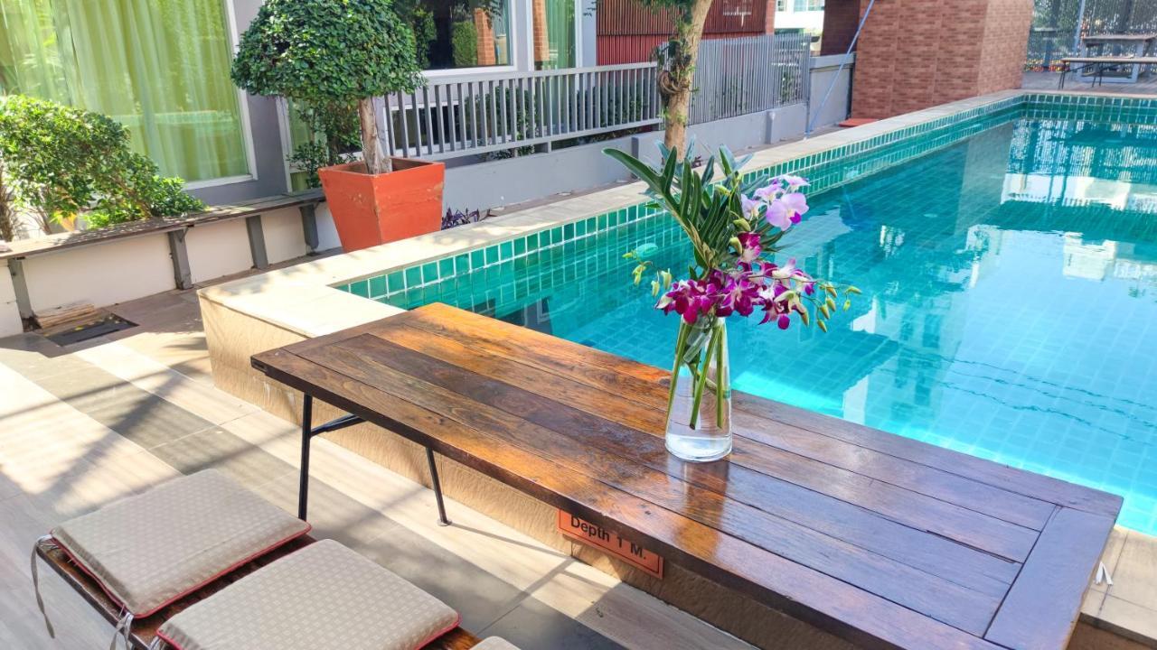 Moccara 10b/r With Private Pool. * Pattaya